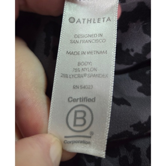 Ladies Small‎ Petite Athleta Animal Print High Rise Capri Leggings with Pockets - Picture 6 of 8